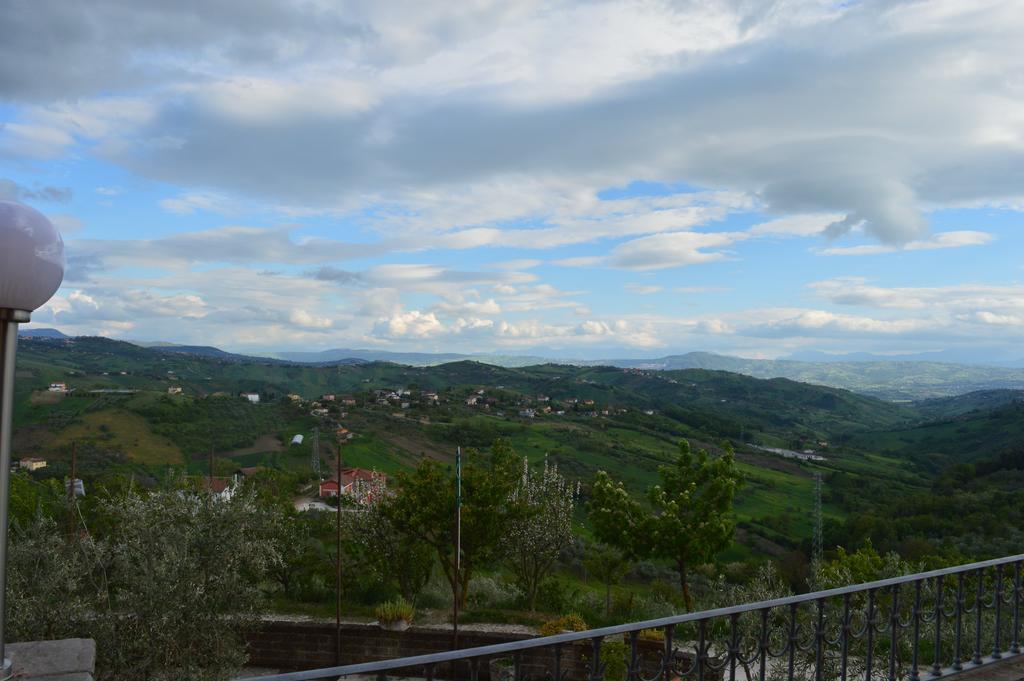 Villa Tre Colli Agri B&B Ариано Ирпино Екстериор снимка