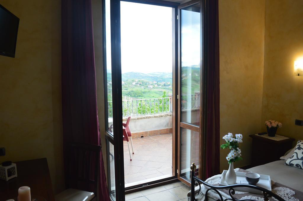 Villa Tre Colli Agri B&B Ариано Ирпино Екстериор снимка
